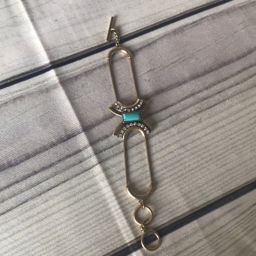 Chloe & Isabel Capri toggle bracelet